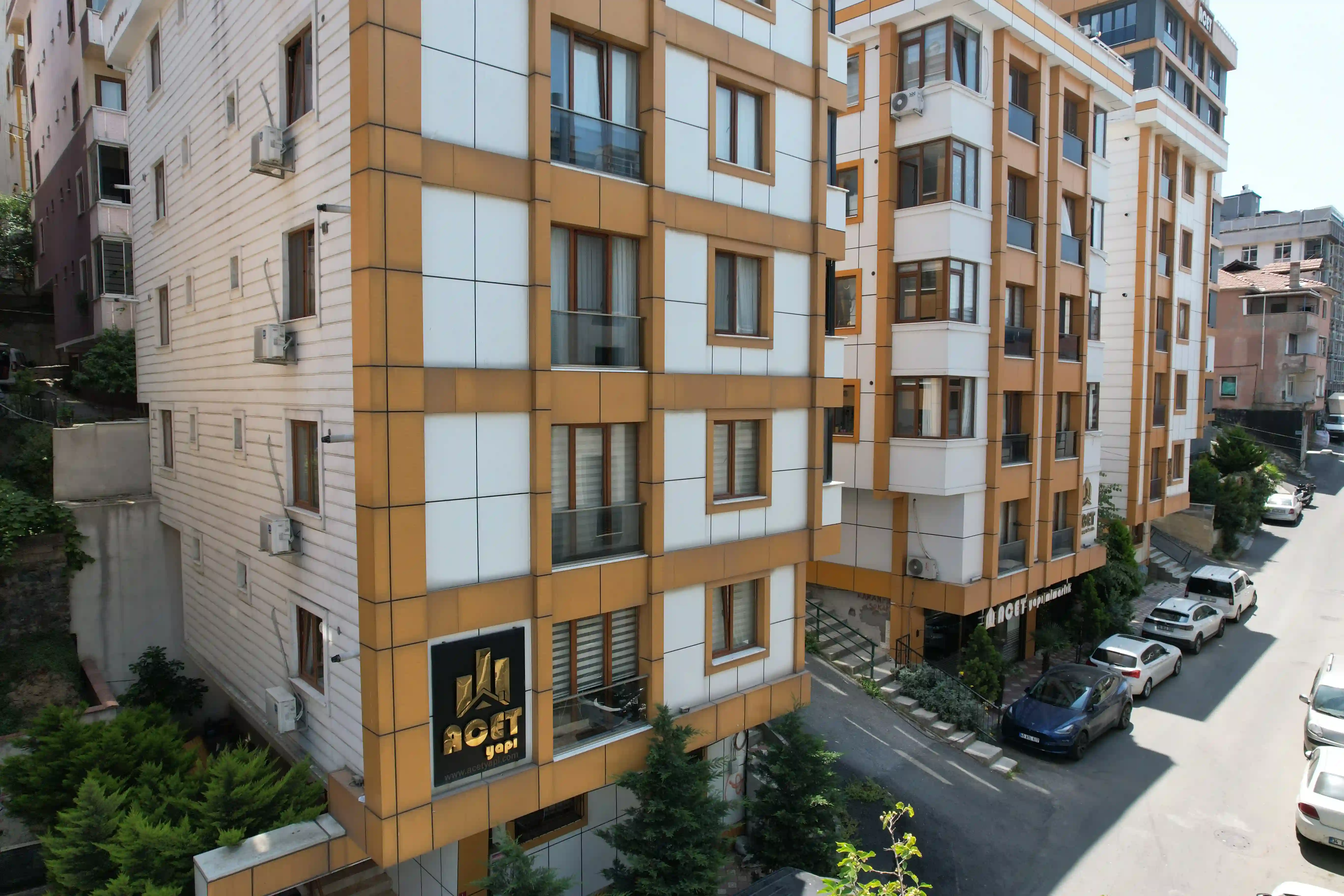 Flora APT. 1in Resmi