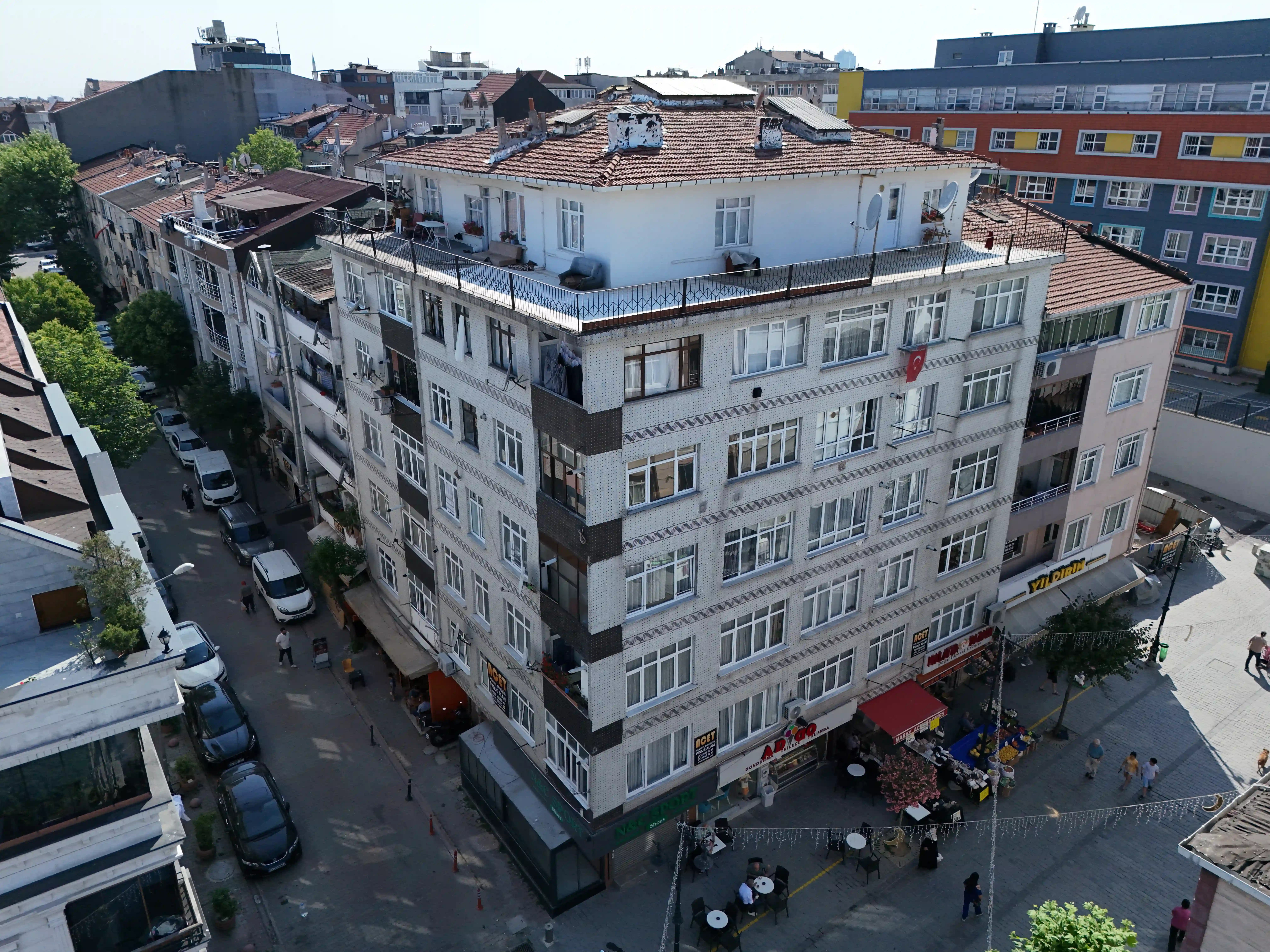 Beşyüz Evler Vitrin Caddein Resmi